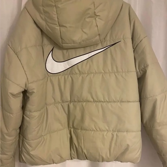 Nike Light Beige Puffer Jacket - Picture 2 of 3